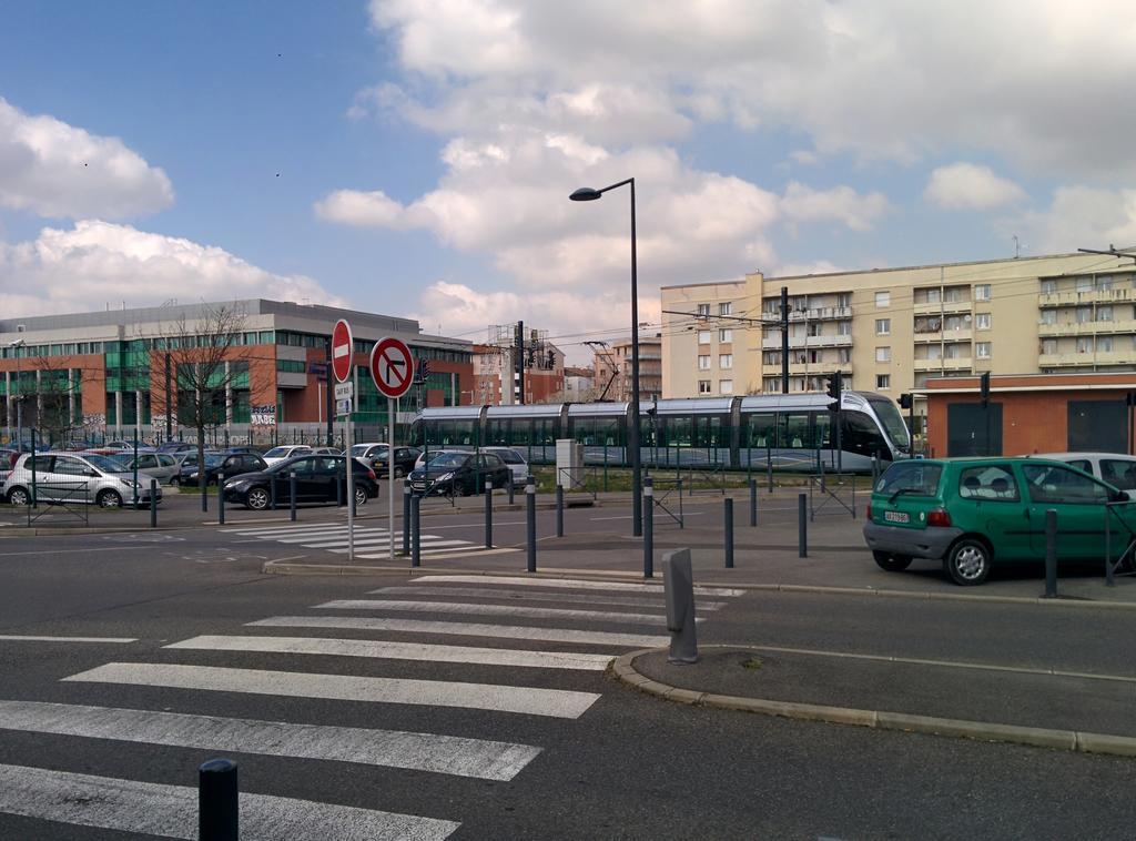 Studio Premium Zenith Arenes Purpan Toulouse Eksteriør billede